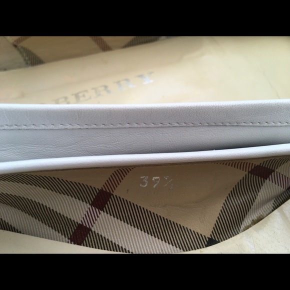Burberry flats - Picture 7 of 8